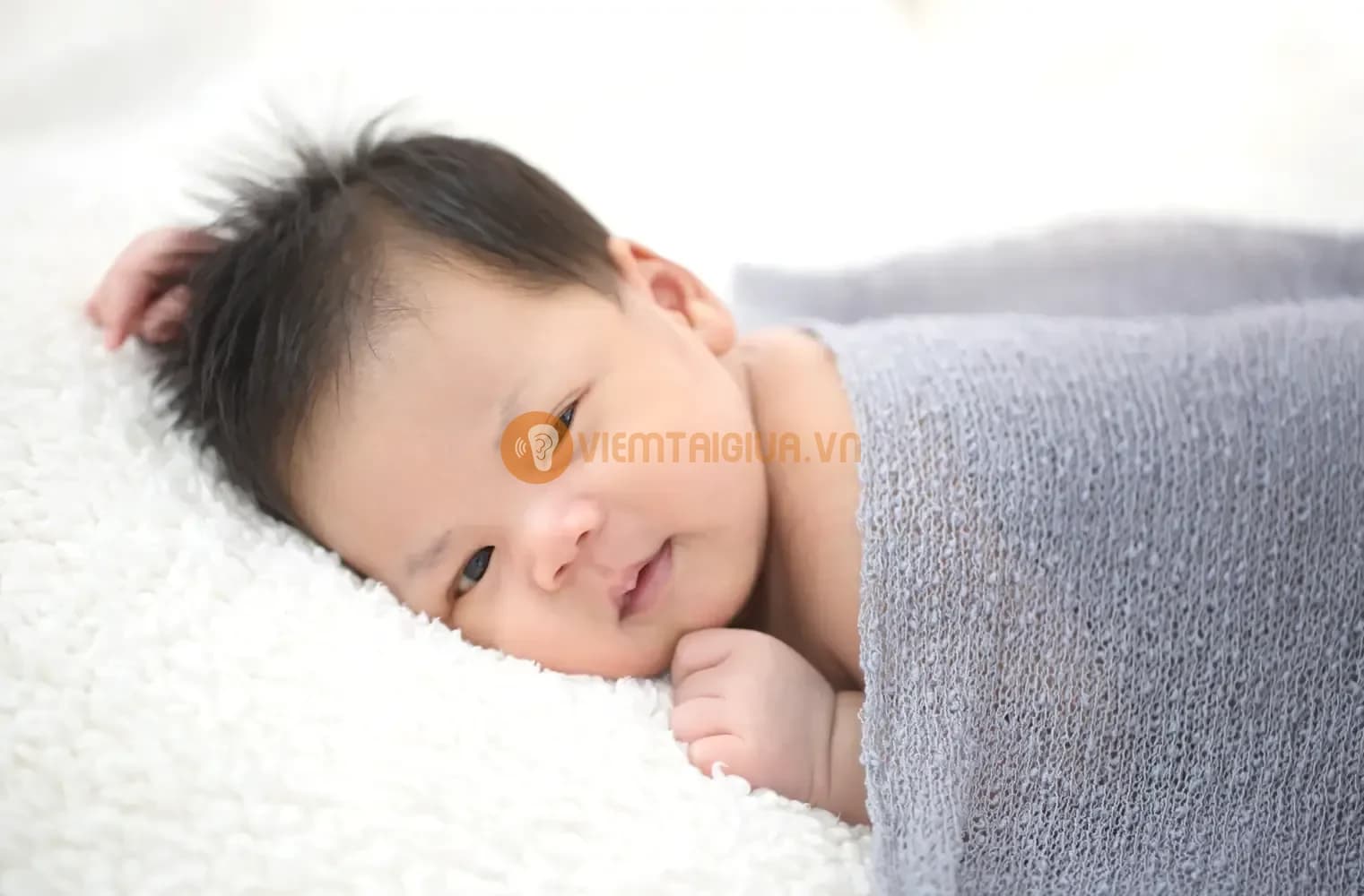 dấu hiệu viêm tai giữa Khó ngủ hoặc khó duy trì giấc ngủ