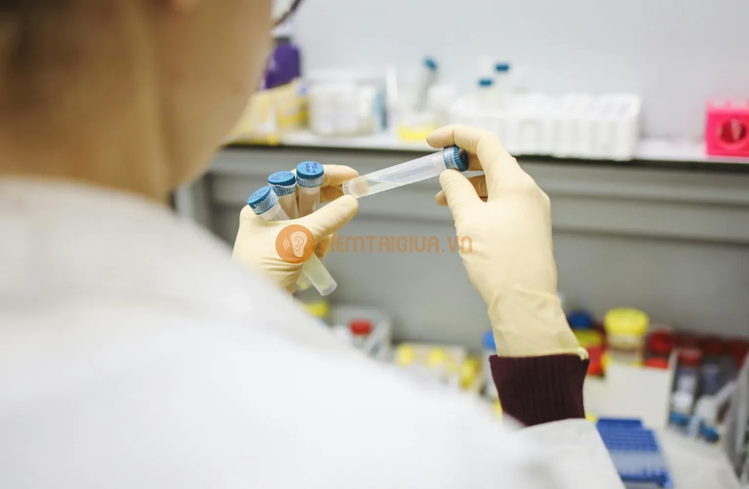 Loại vắc xin ảnh hưởng tới quyết định có nên tiêm trong khi đang bị viêm tai giữa hay không