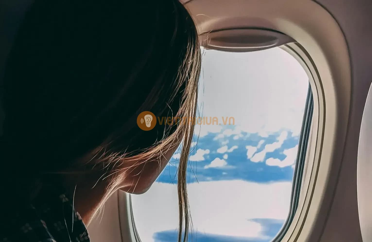 Chênh lệch áp suất giữa bên trong và bên ngoài tai gây đau tai, đặc biệt đối với bệnh nhân viêm tai giữa