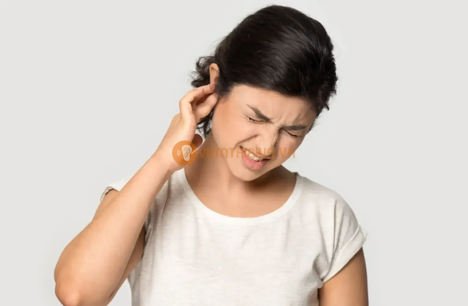 Có nhiều nguyên nhân dẫn tới viêm tai giữa bị vỡ mủ