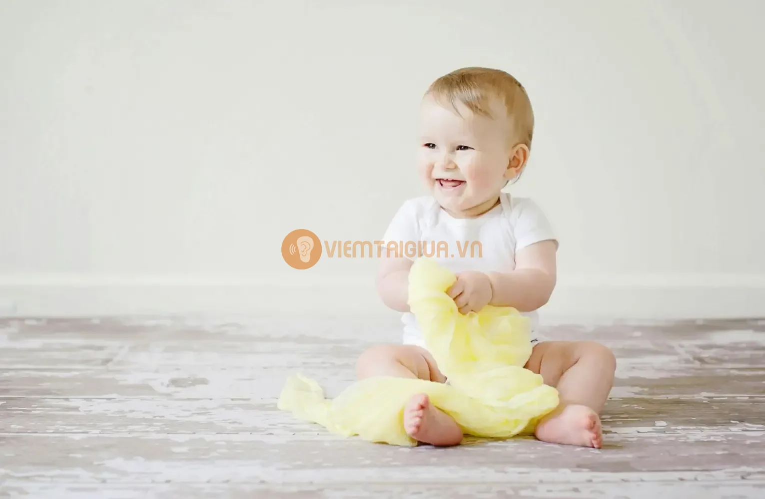 Hãy tham khảo ý kiến bác sỹ và thăm khám kịp thời khi bạn bị thủng màng nhĩ