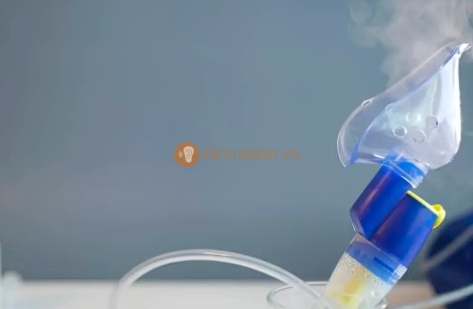 Máy xông mũi họng giúp giảm tình trạng tắc nghẽn