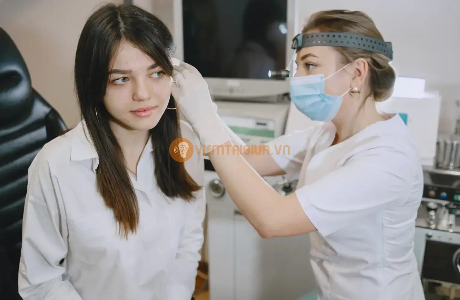 Viêm tai giữa cấp cần có sự can thiệp của bác sỹ, sử dụng thuốc phù hợp theo phác đồ điều trị