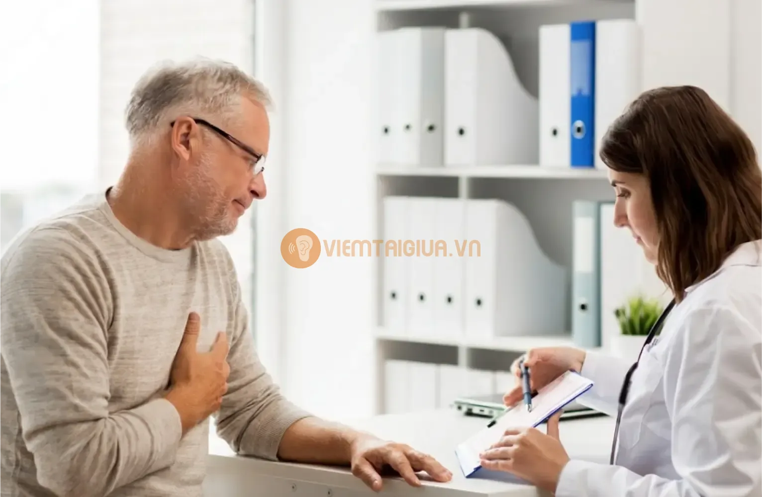 Chi phí tái khám thường không cao nên các phụ huynh chú ý cho các bé tai khám đúng hạn đề phòng tái phát bệnh