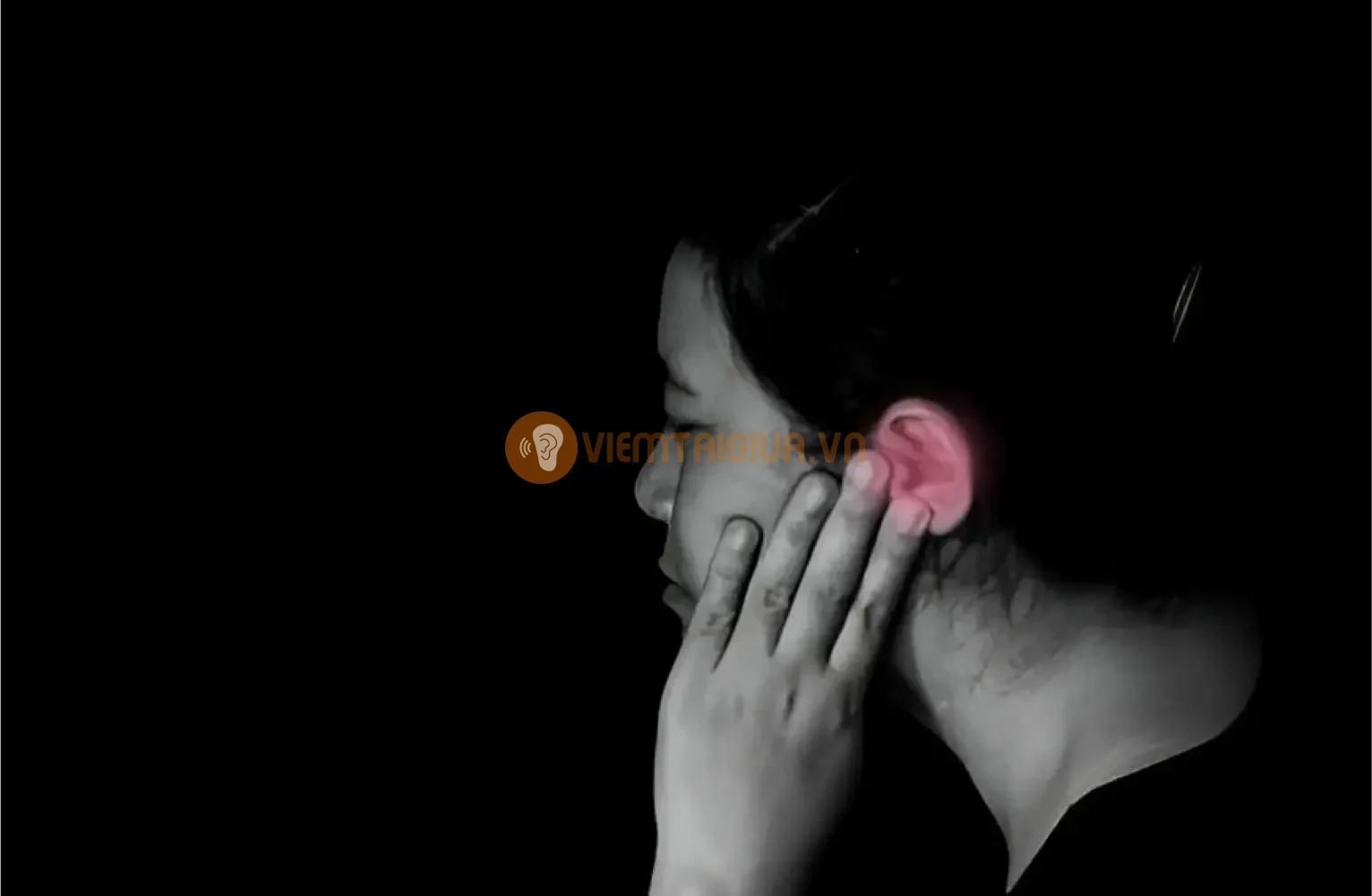Hơi nóng từ sáp ong giúp cải thiện các triệu chứng điển hình của viêm tai giữa