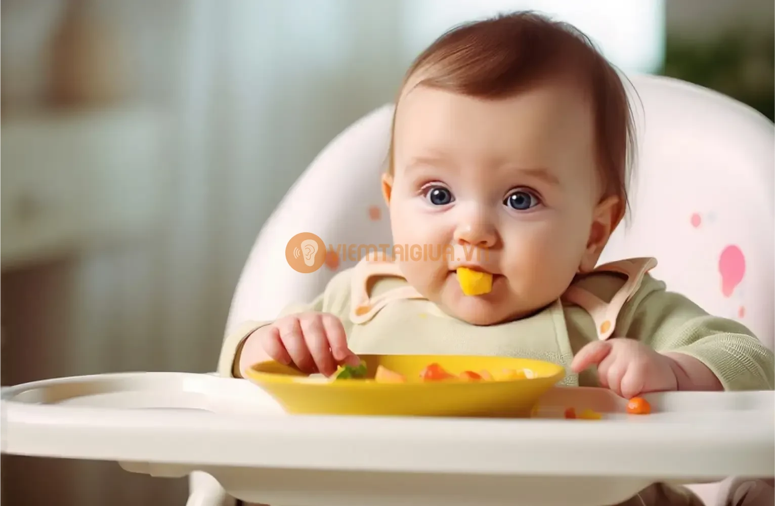 Việc theo dõi triệu chứng thuyên giảm của viêm tai giữa rất có ích trong việc điều trị