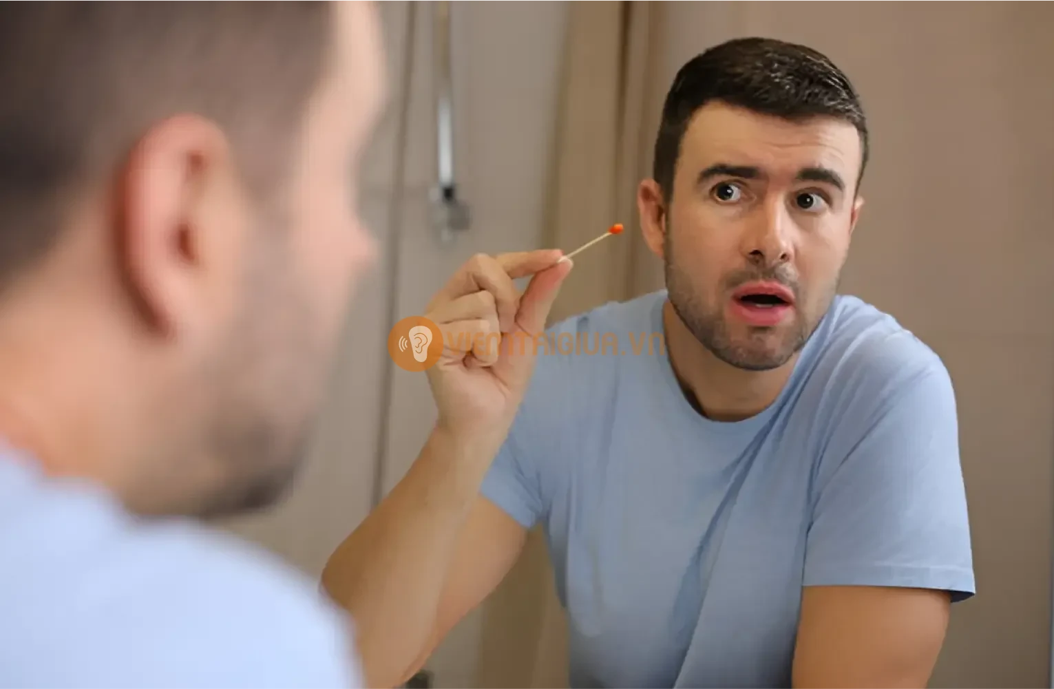 Khi có sự tổn thương ở niêm mạc ống tai ngoài sẽ tạo điều kiện cho vi khuẩn phát triển