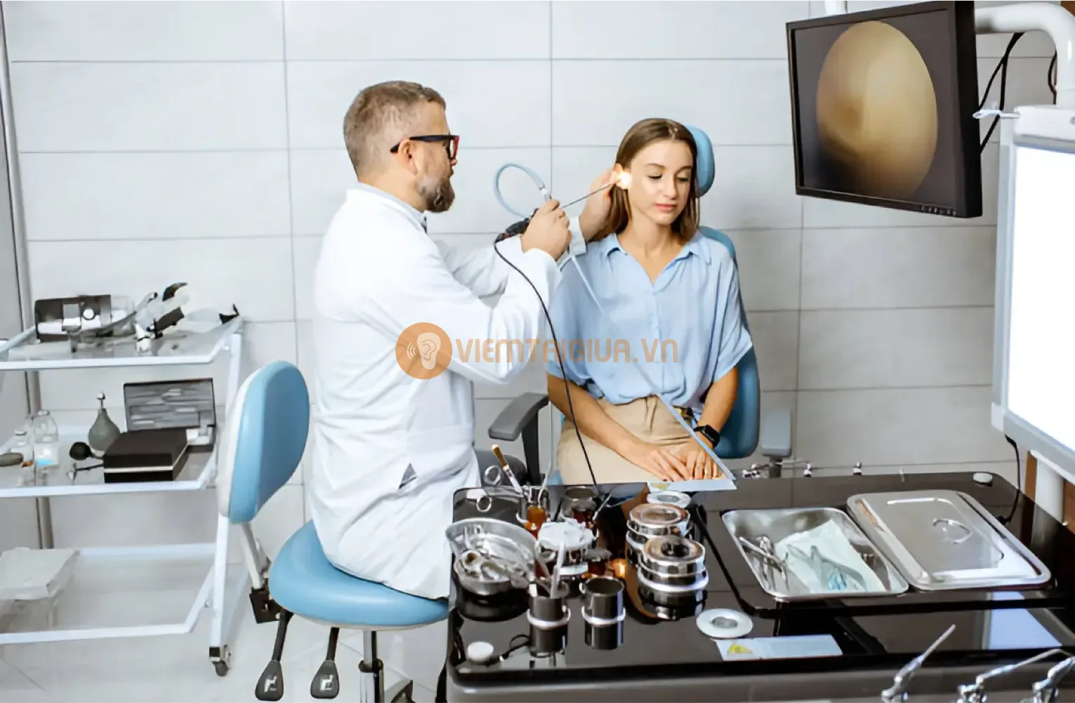 Qui trình khám lâm sàng giúp bác sĩ đánh giá tình trạng viêm nhiễm của tai