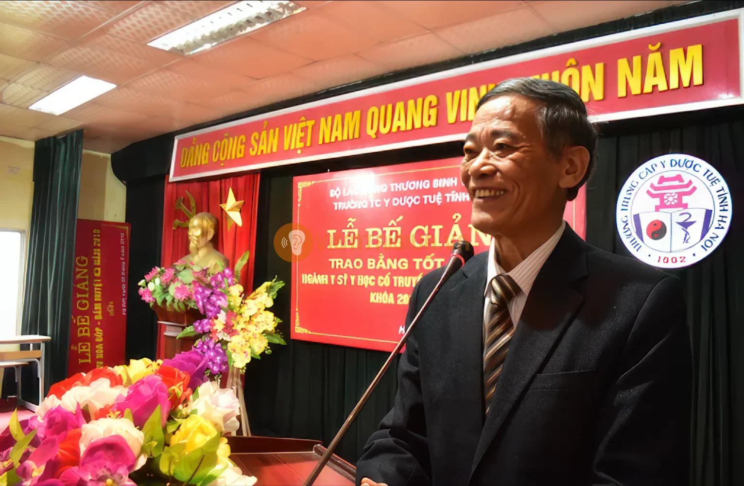 TTƯT.PGS.TS Lê Lương Đống nguyên là Chủ tịch Hội Đông y quận Hoàng Mai, TP. Hà Nội